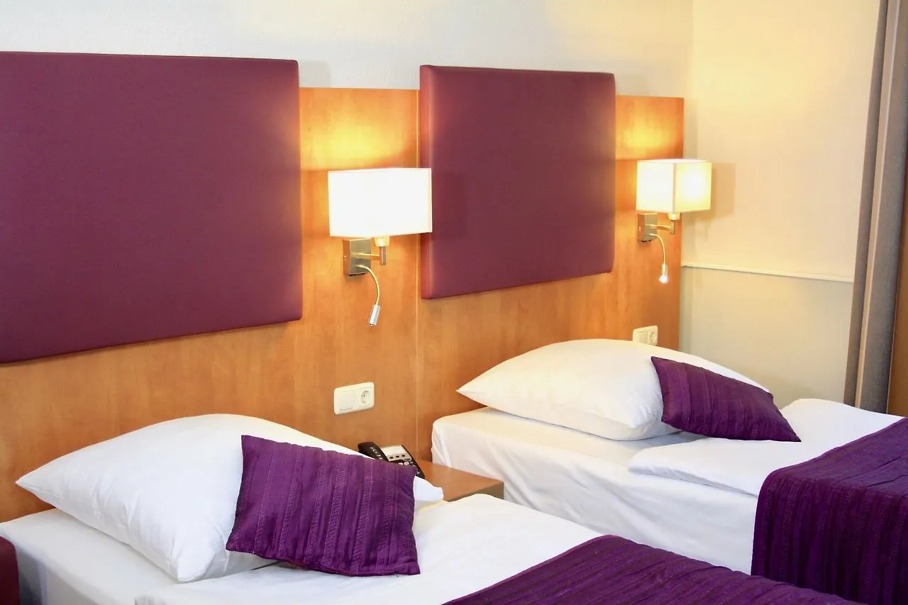 Hotel Niederrad Frankfurt nad Mohanem 3*,  Německo
